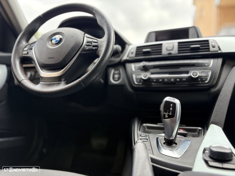 BMW 318 d Auto Line Sport - 21