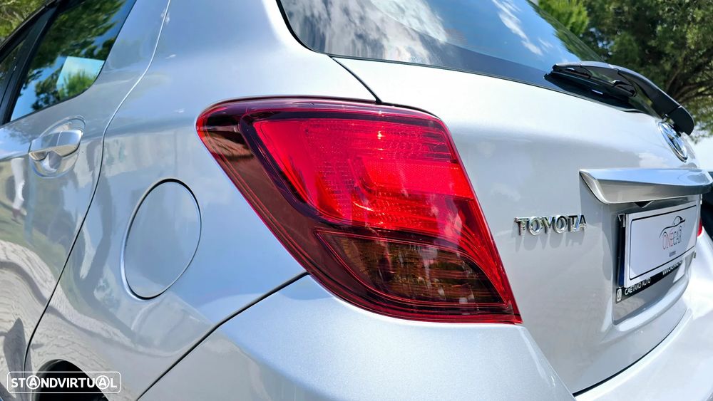 Toyota Yaris 1.5 HSD Comfort +P.Style+P.Techno - 16
