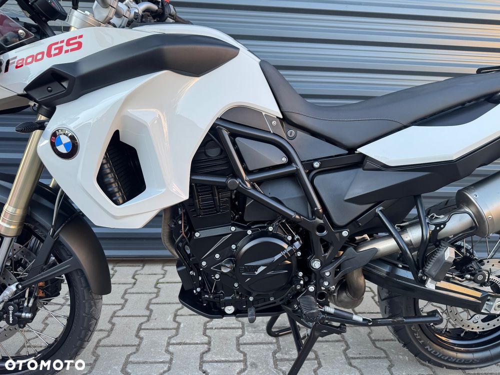 BMW F - 19