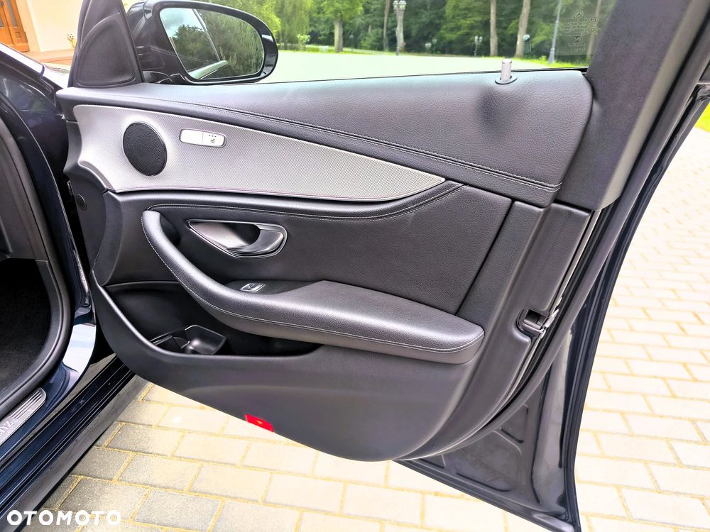 Mercedes-Benz Klasa E 220 d 9G-TRONIC - 19