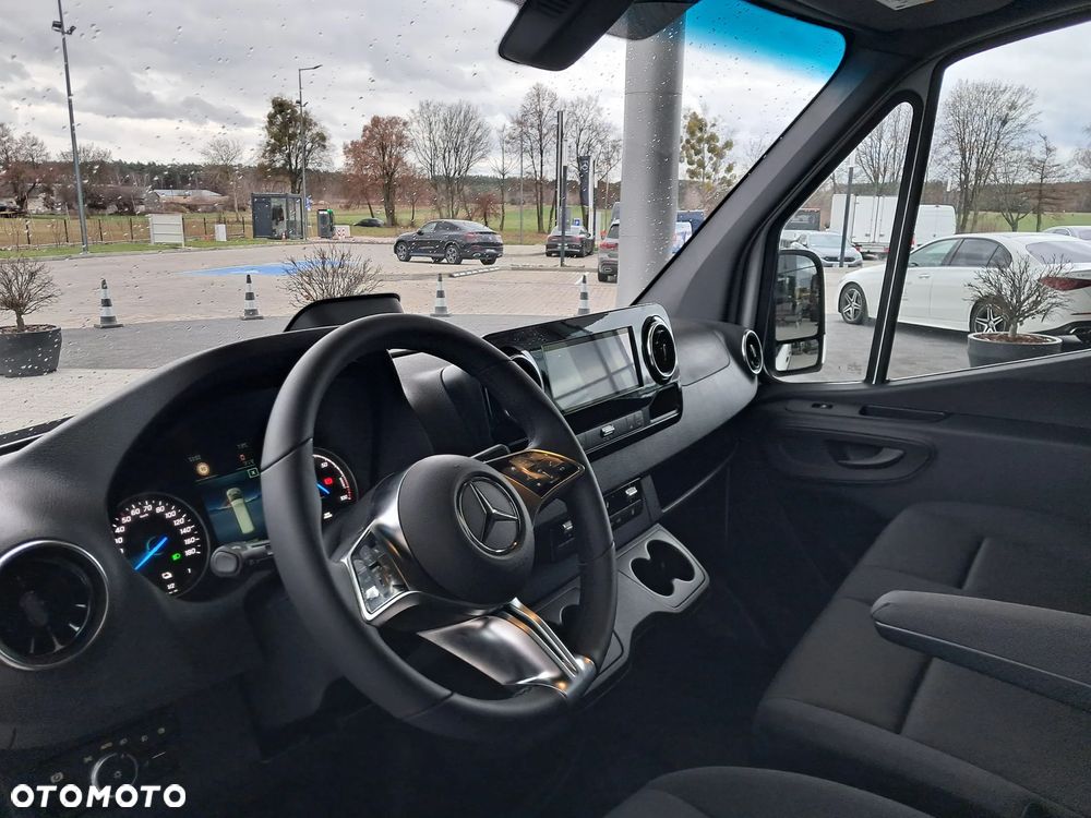 Mercedes-Benz eSprinter - 14