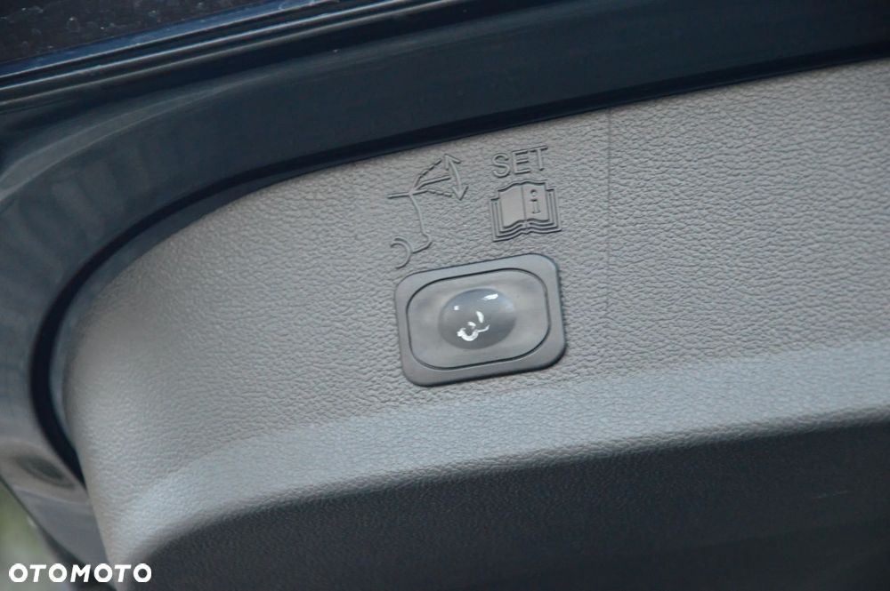 Ford Kuga - 32