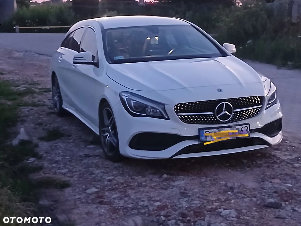 Mercedes-Benz CLA 180 AMG Line - 1