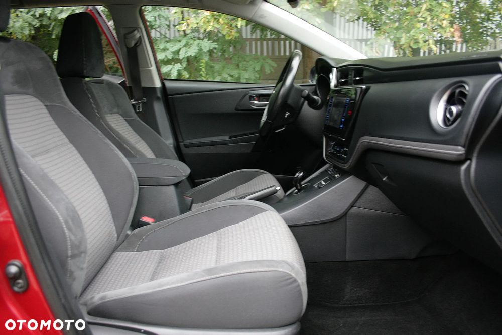 Toyota Auris 1.8 HSD Luna - 16