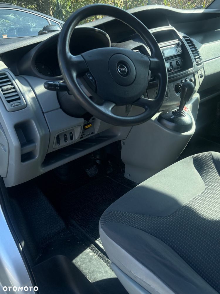 Opel Vivaro - 10