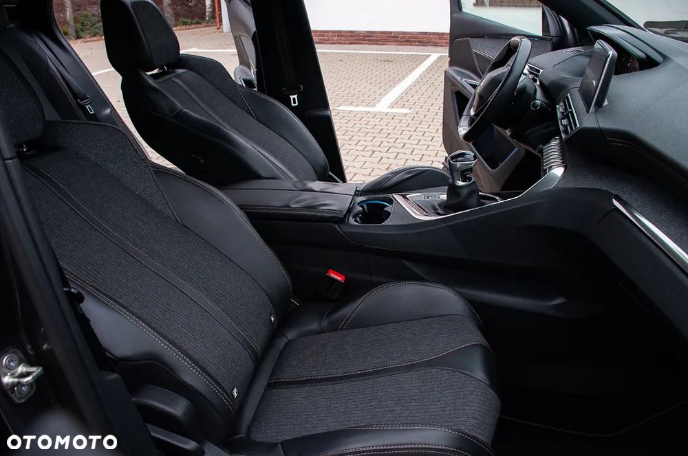 Peugeot 3008 PureTech 130 Stop & Start GPF Allure Business-Paket - 26