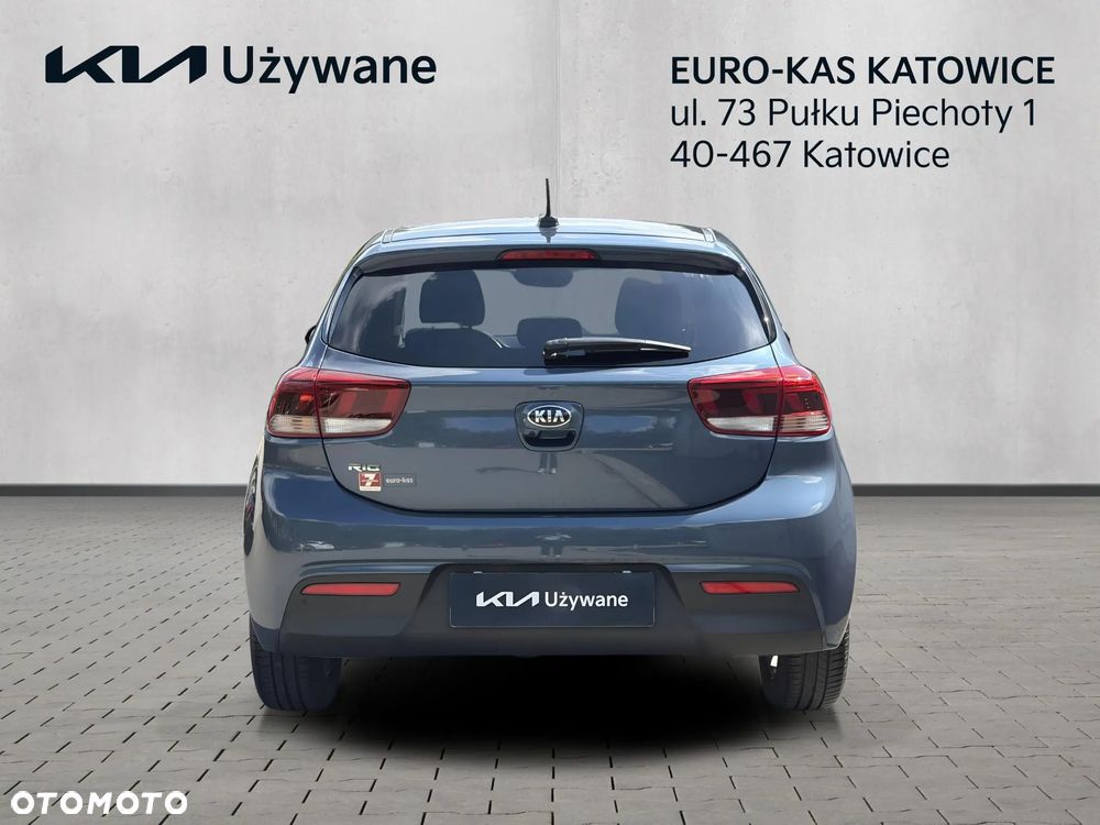 Kia Rio 1.4 L - 5