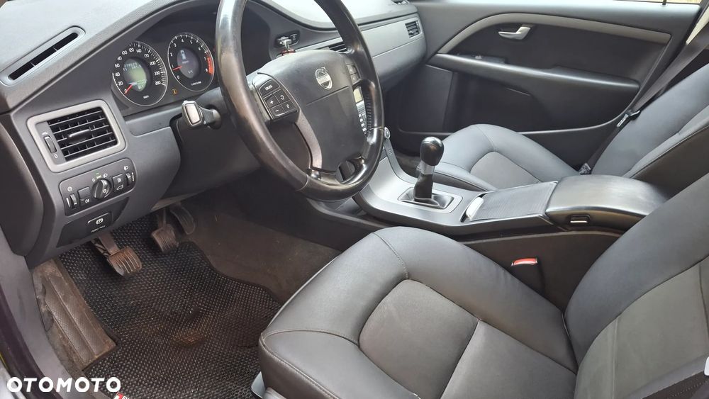 Volvo V70 2.0 - 12