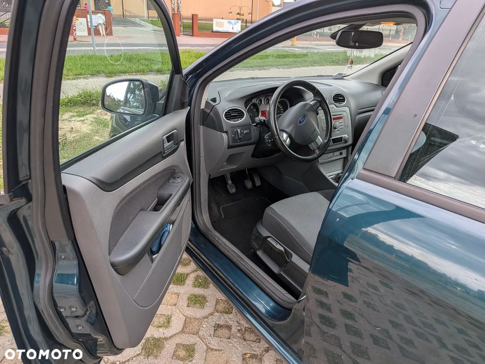 Ford Focus 1.6 Trend - 22