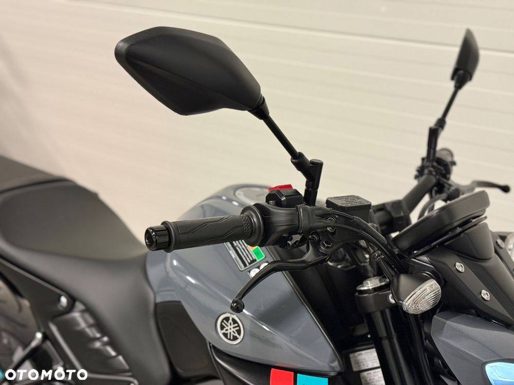 Yamaha MT - 12