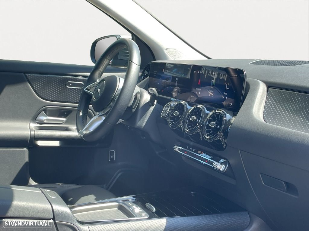 Mercedes-Benz GLA 180 d - 12