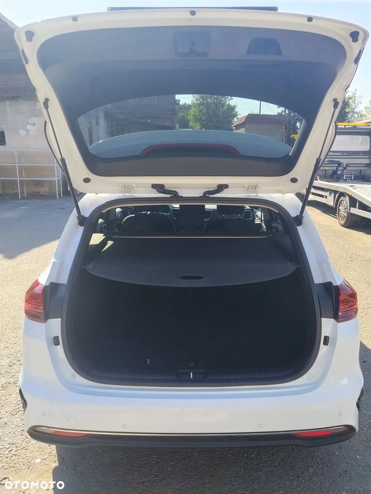 Kia Ceed - 16