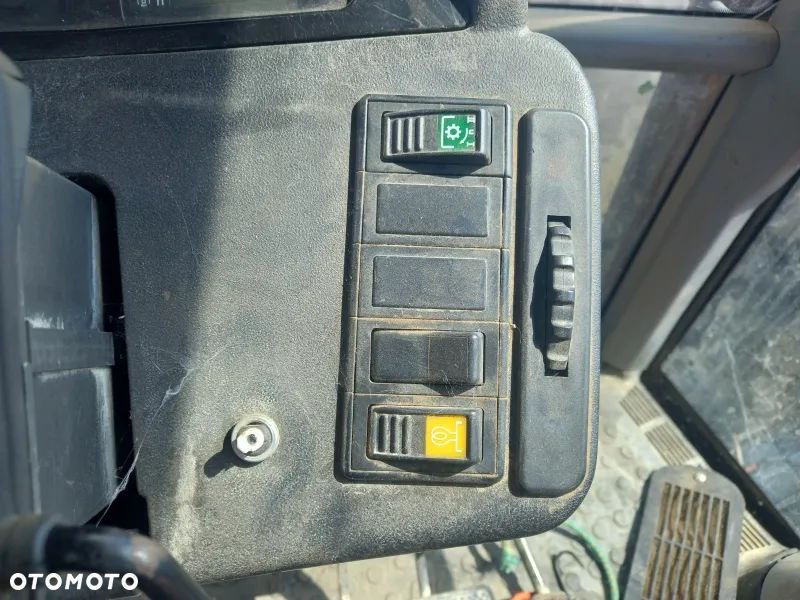 Kabina szyba drzwi dach części Steyr CVT150 Case CVX - 5