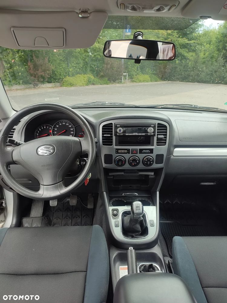 Suzuki Grand Vitara 2.0 Comfort Limited - 14