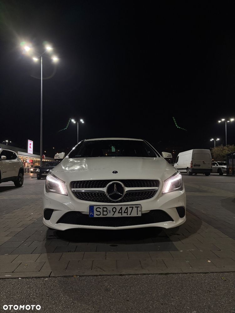 Mercedes-Benz CLA 180 7G-DCT Urban - 3