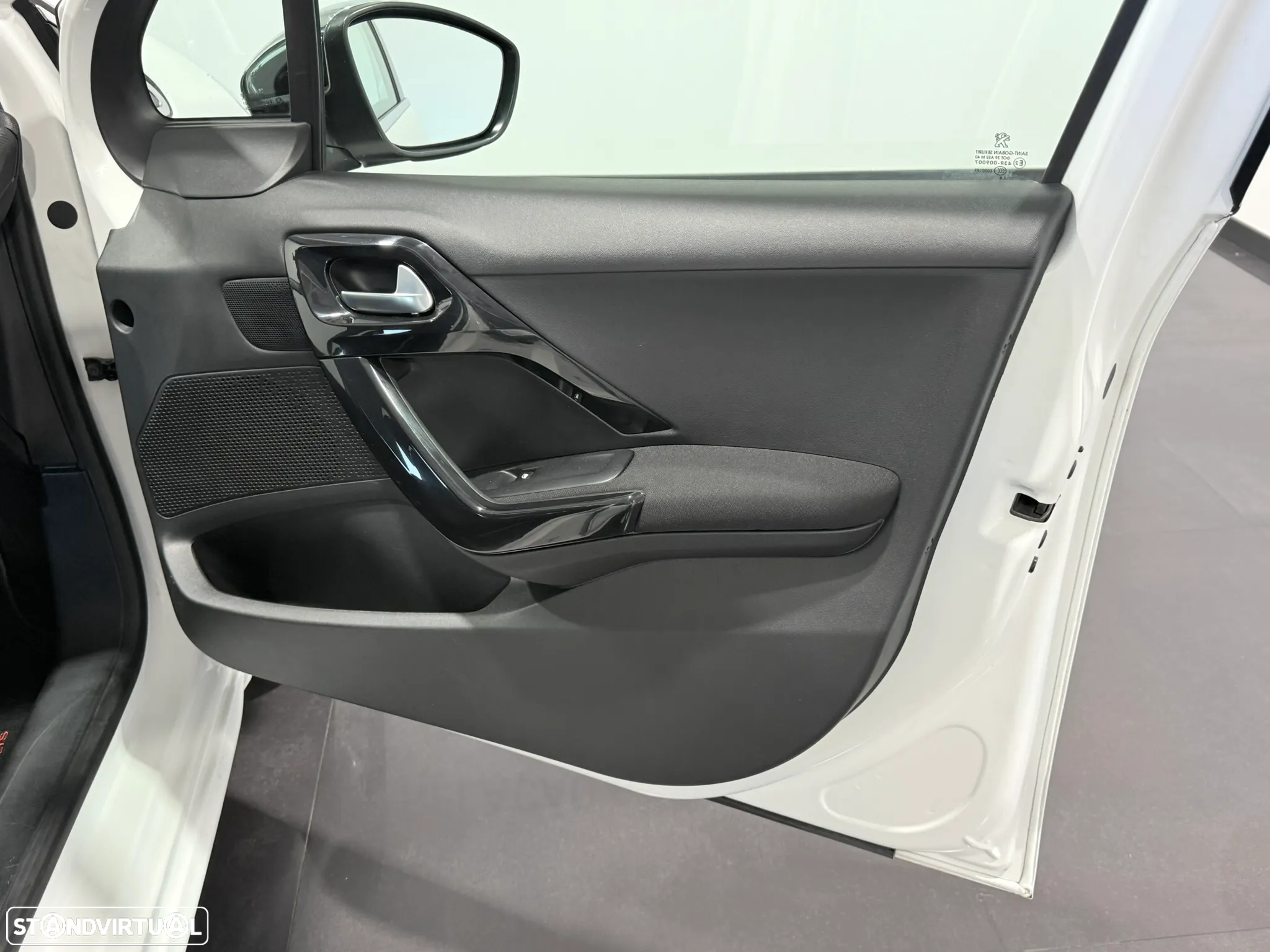 Peugeot 208 1.2 PureTech Allure - 37