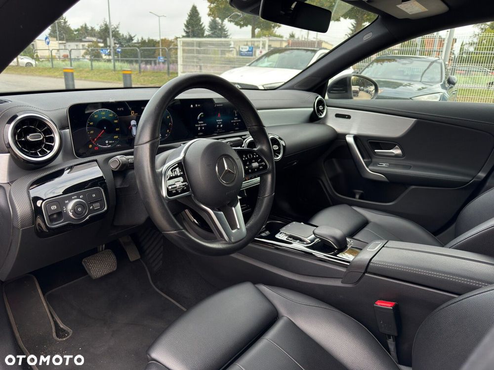 Mercedes-Benz CLA 200 7G-DCT - 14
