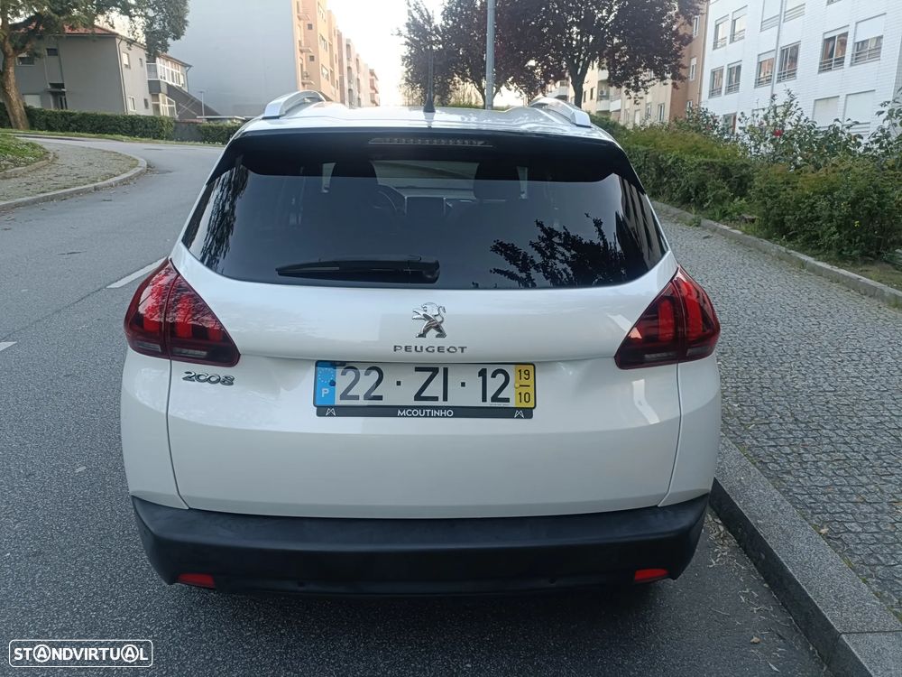 Peugeot 2008 1.2 PureTech Signature - 6
