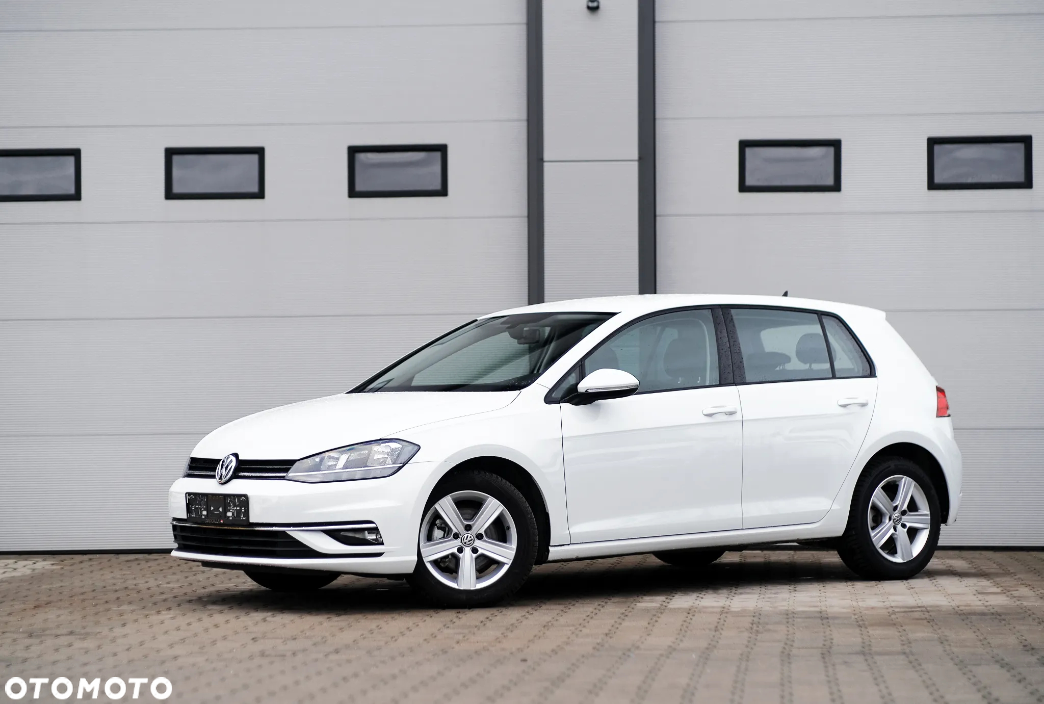 Volkswagen Golf - 2