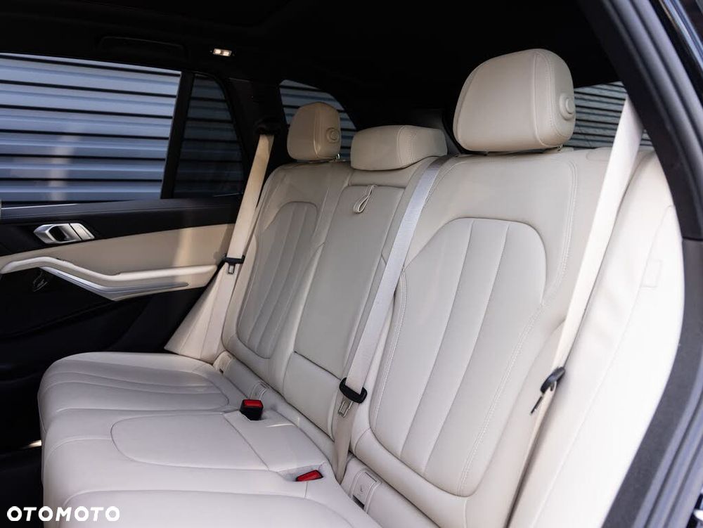 BMW X5 xDrive40i - 26