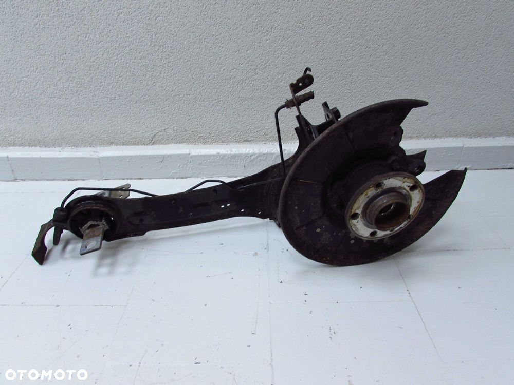 VOLVO XC60 2.4 D5 AWD 08-17 PIASTA ZWROTNICA WAHACZ TYL LEWA 7G915A968VA - 1