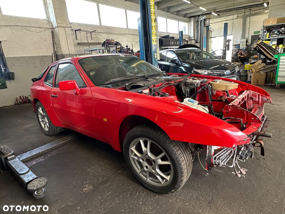Porsche 944 - 6