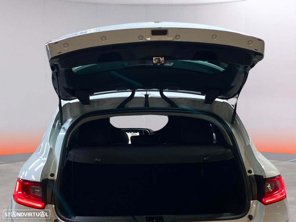 Renault Mégane 1.6 TCe GT EDC - 25