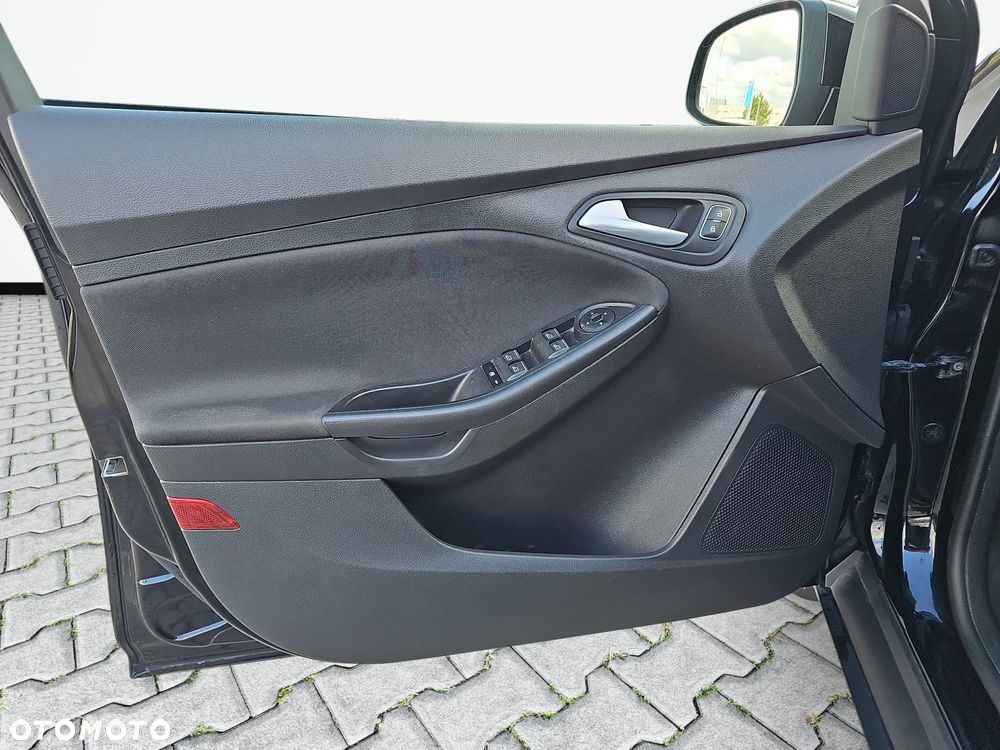 Ford Focus 1.5 EcoBoost Trend Edition Business - 16