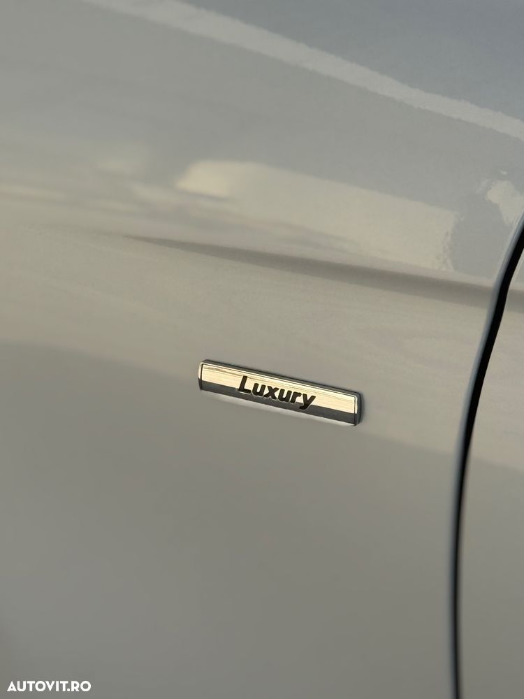 BMW Seria 3 318d Aut. Luxury Line - 23