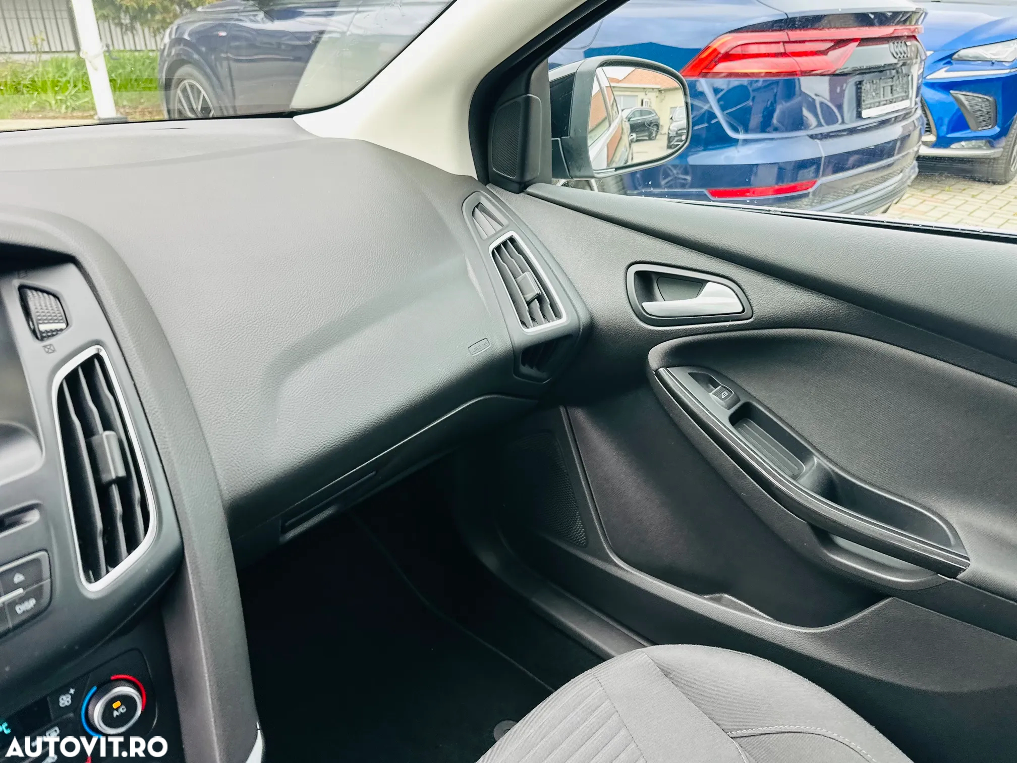 Ford Focus 1.0 EcoBoost Titanium - 23