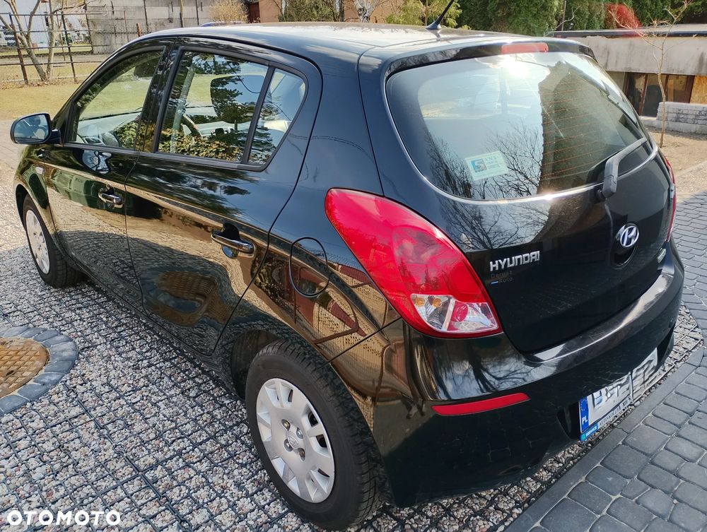 Hyundai i20 blue 1.1 CRDi Classic - 5