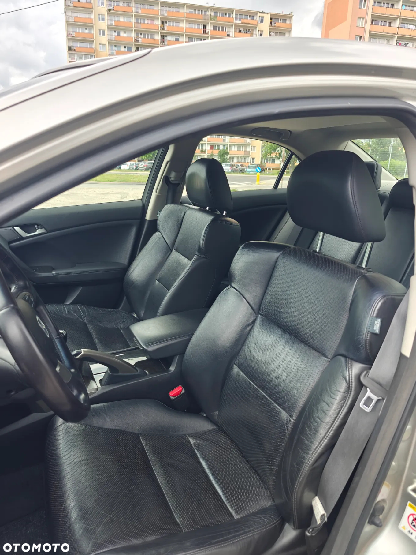 Honda Accord 2.0 Executive - 35