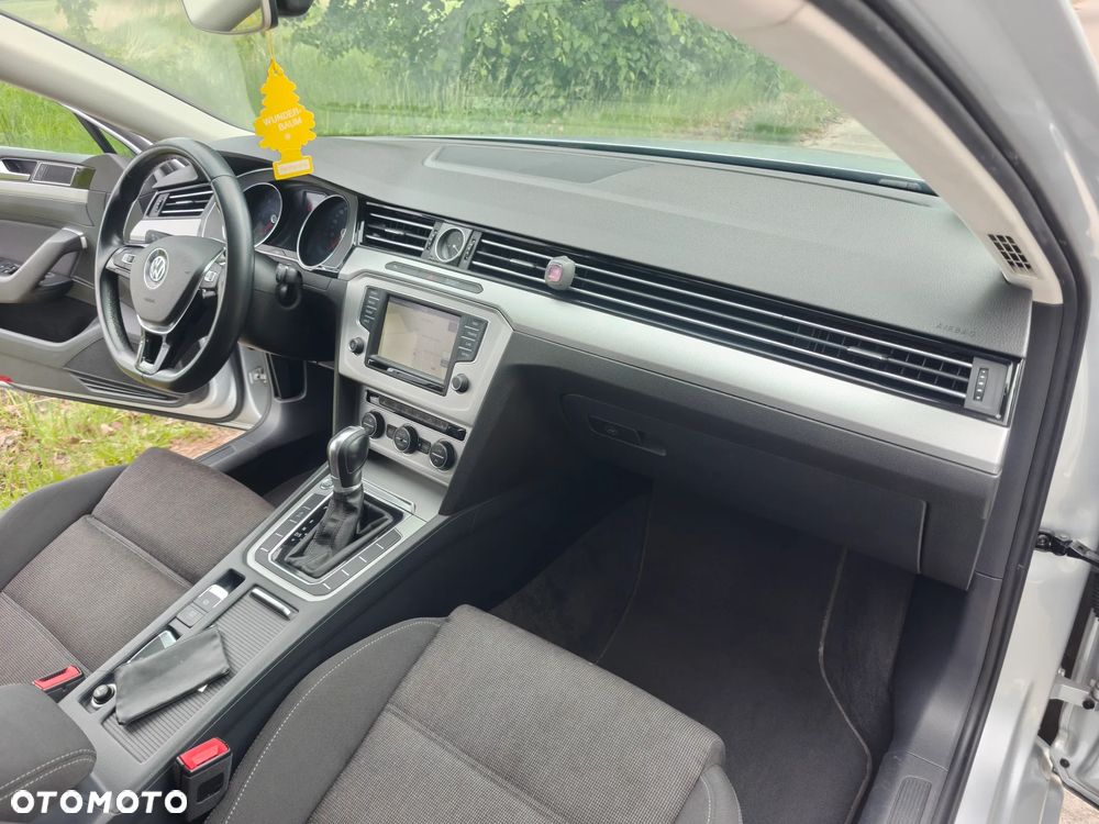 Volkswagen Passat - 6