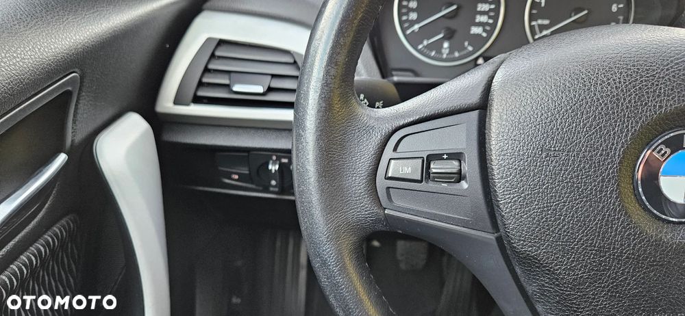 BMW Seria 1 - 21