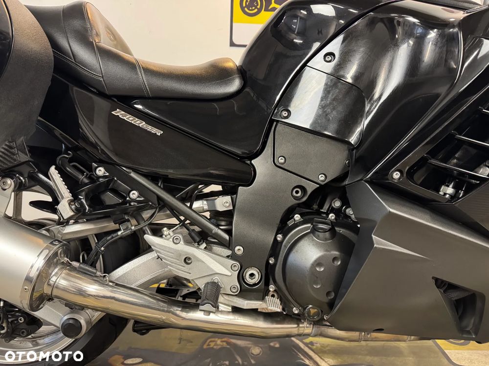 Kawasaki GTR - 14