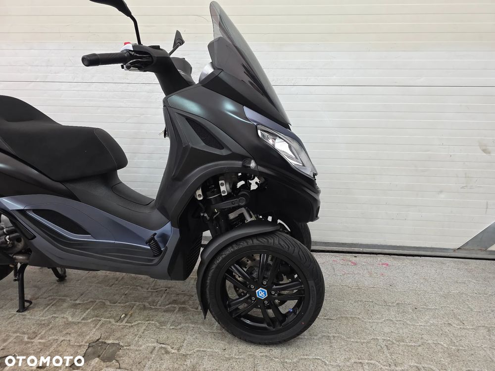 Piaggio MP-3 - 15