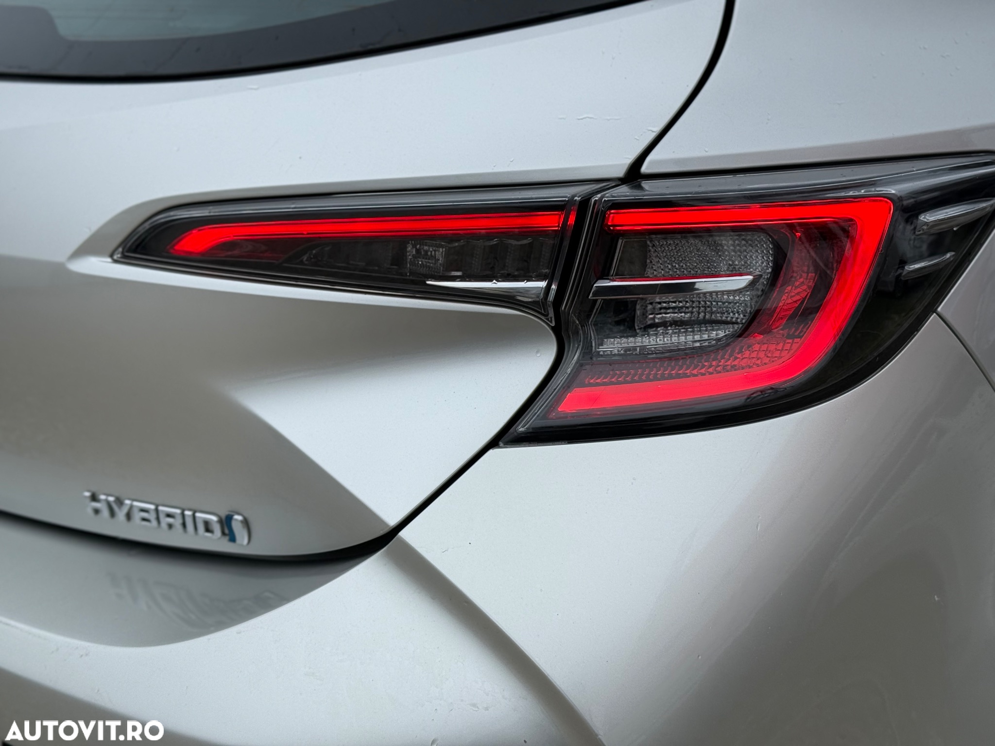 Toyota Corolla 2.0 Hybrid Lounge - 6