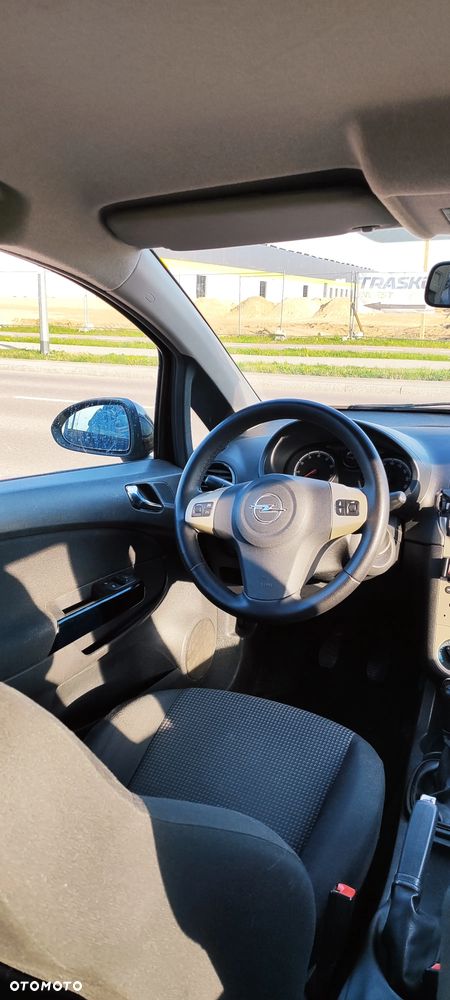 Opel Corsa 1.2 16V Cosmo - 4