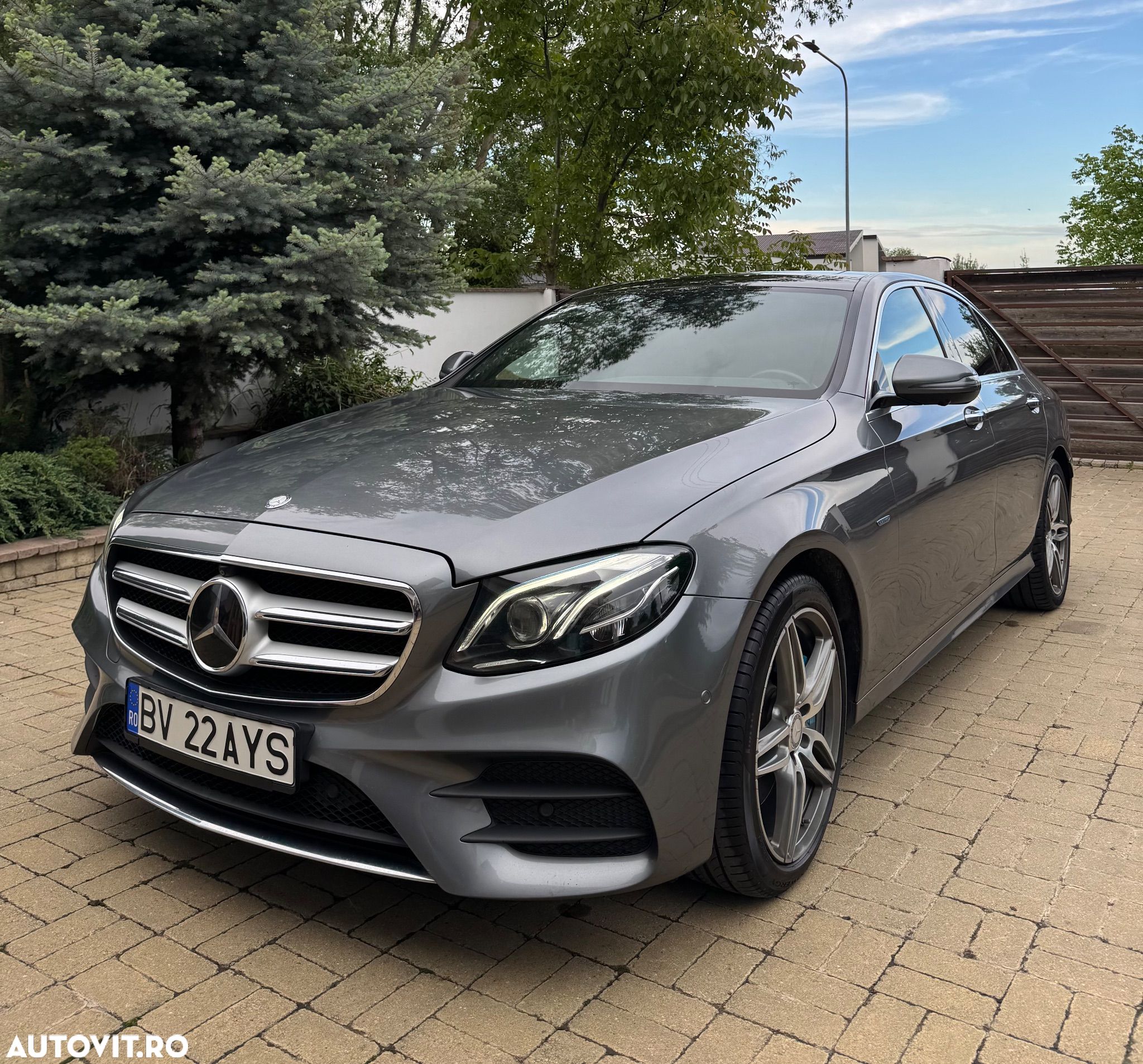Mercedes-Benz E 350e 9G-TRONIC AMG Line - 1