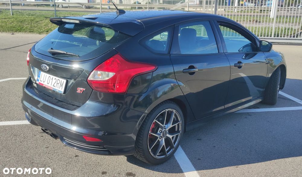 Ford Focus 2.0 EcoBoost ST mit Leder-Sport-Paket - 2