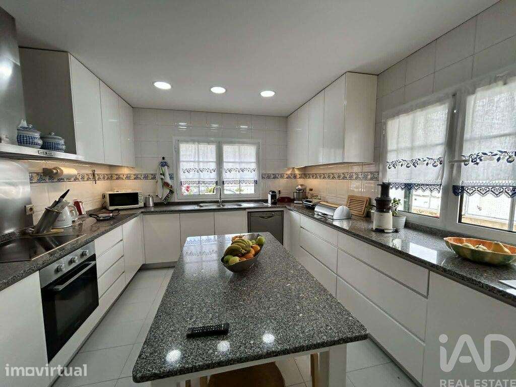 Casa / Villa em Amarante, Madalena, Cepelos e Gatão de 445 m2 - Grande imagem: 3/25