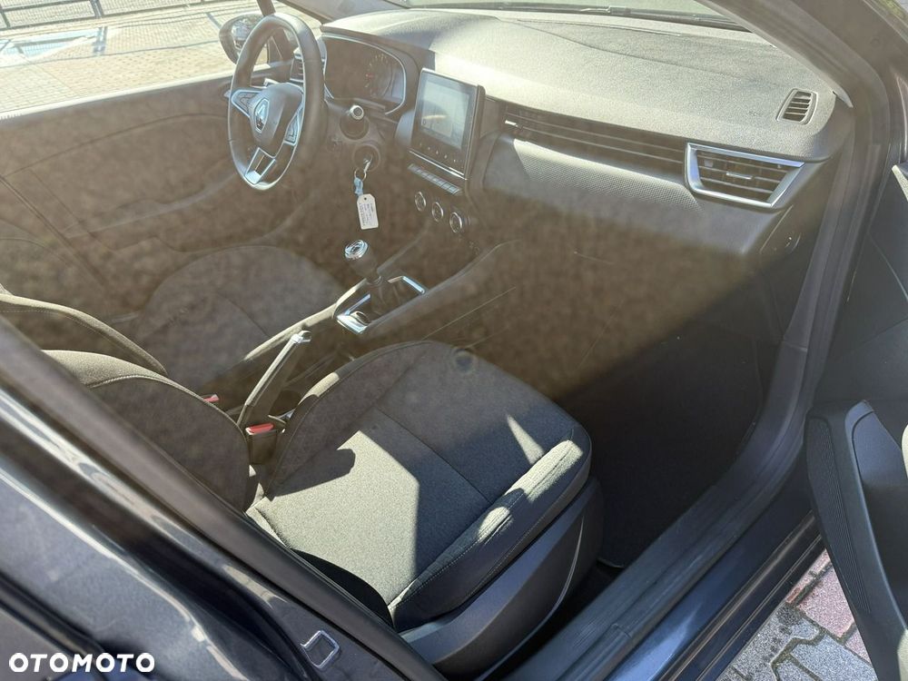 Renault Clio - 9