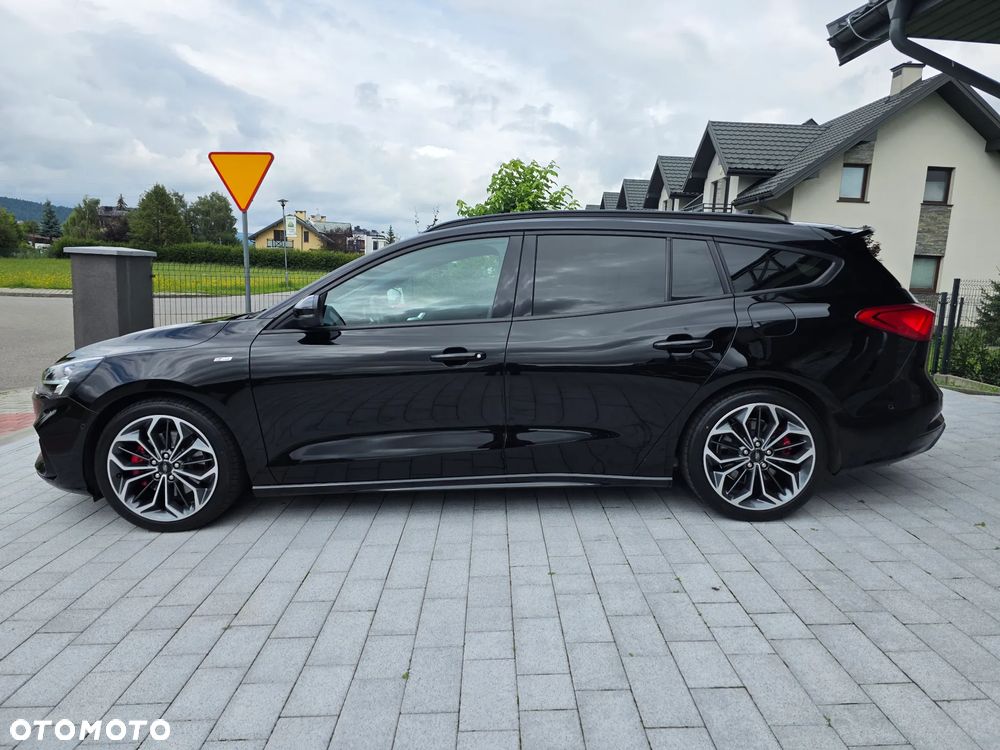Ford Focus 1.5 EcoBoost ST-Line Business - 2