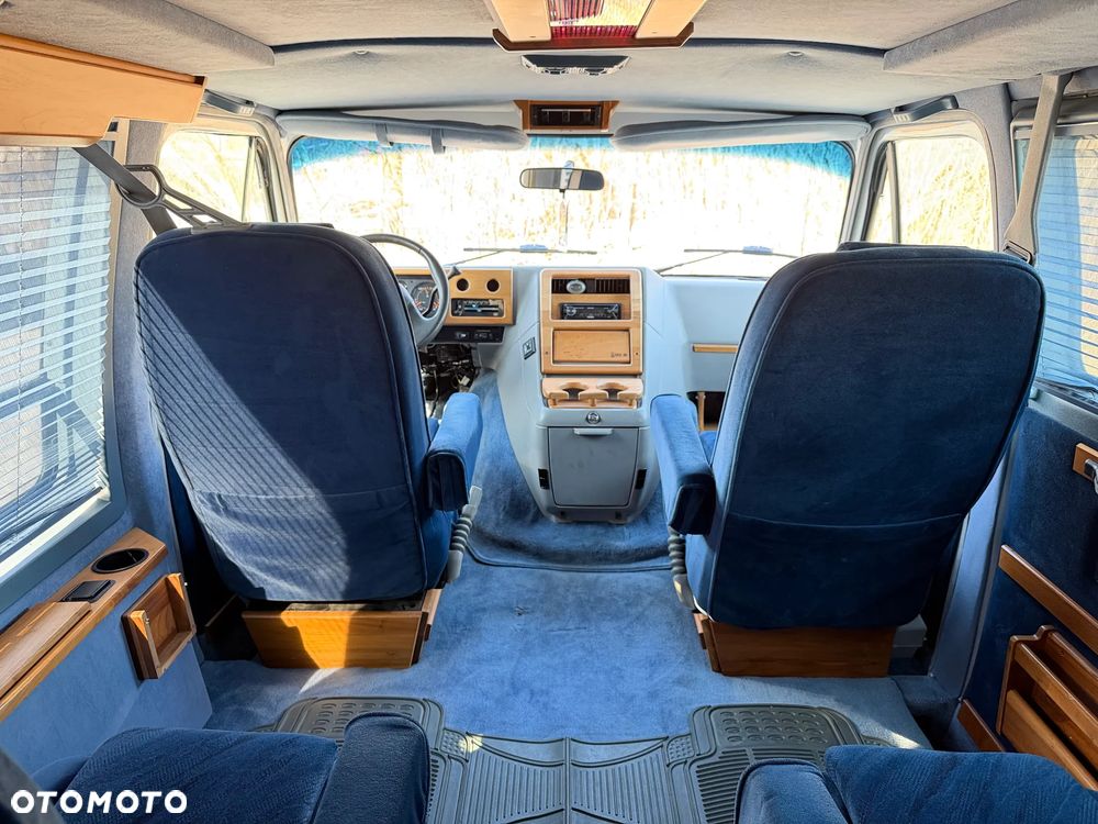 Chevrolet Chevy Van - 17