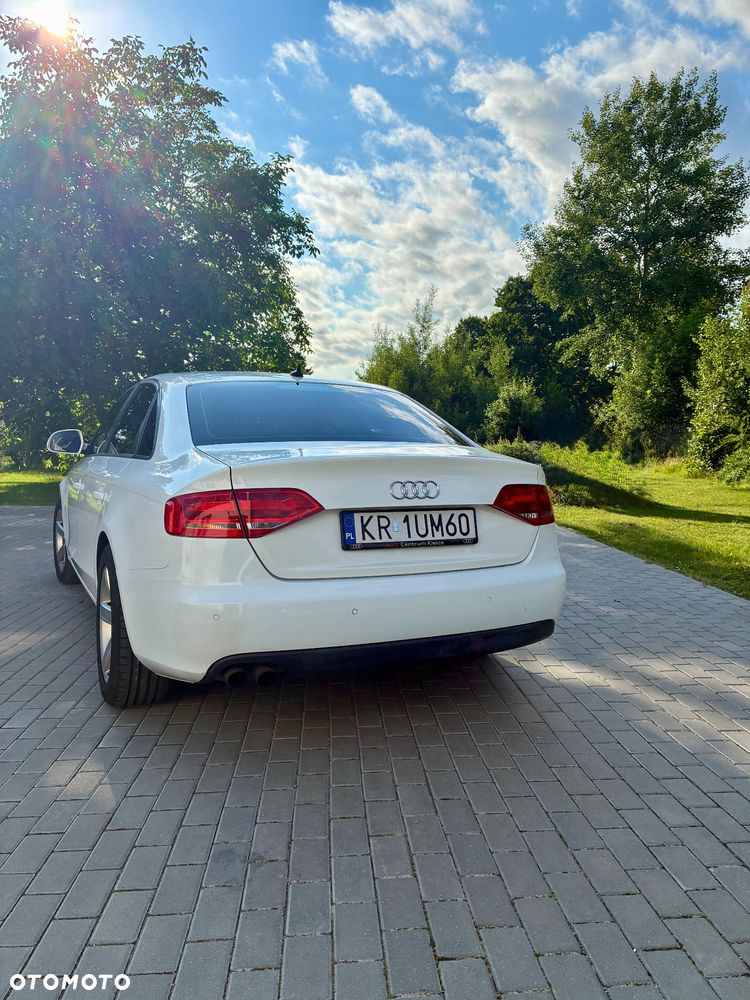 Audi A4 Limousine - 4