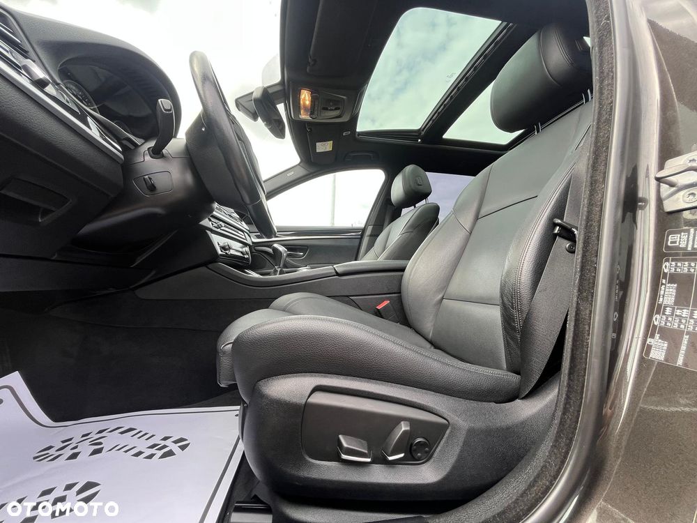 BMW Seria 5 520d Luxury Line - 32
