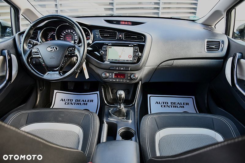 Kia Ceed 1.6 GDI Platinum Edition - 25