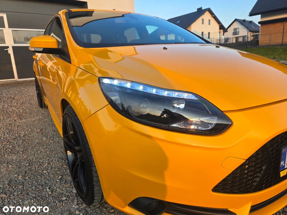 Ford Focus 2.0 EcoBoost ST - 12