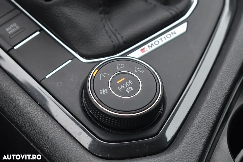 Volkswagen Tiguan 2.0 TDI SCR 4MOTION DSG Elegance - 32