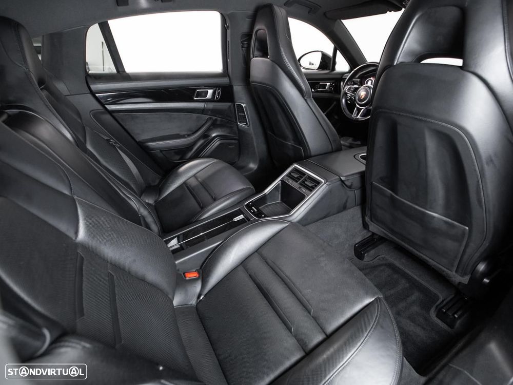 Porsche Panamera 4 S - 12